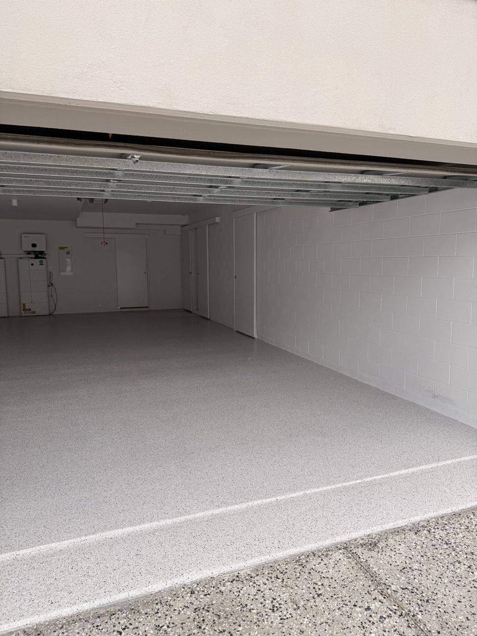 Flake epoxy garage floor