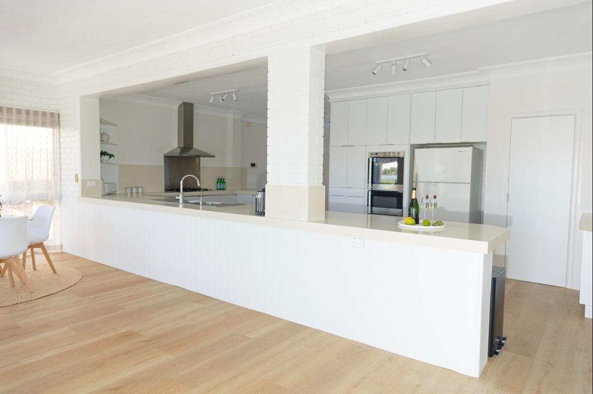 White kitchen